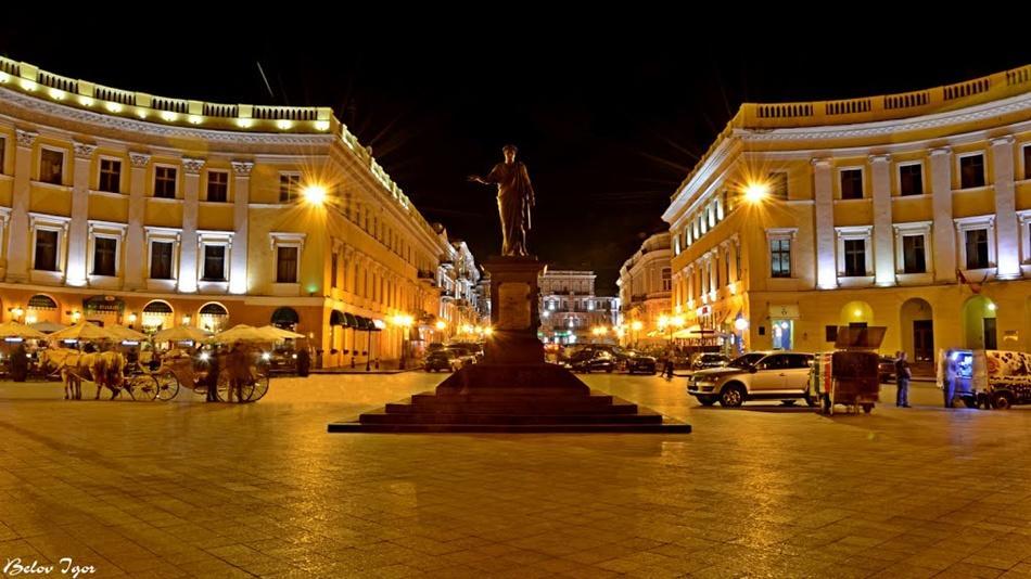 Красивая Квартира В Центре Одессы Odessa Eksteriør billede